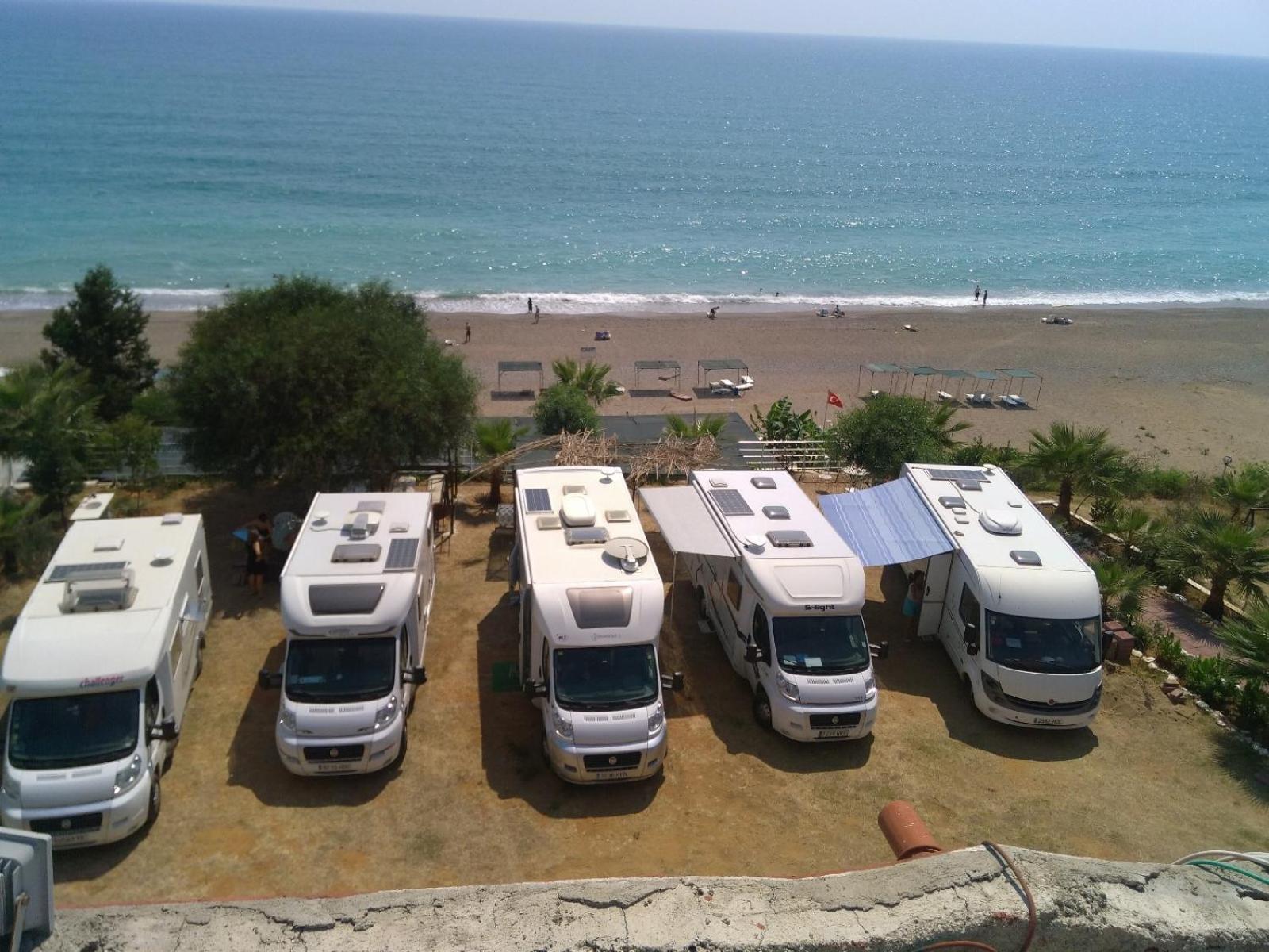 Mavi Cennet Camping Caravan Hotel Kızılot Eksteriør billede